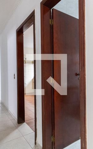 Casa à venda com 189m², 3 quartos e 4 vagas Casa à venda com 189m², 3 quartos e 4 vagasCorredor