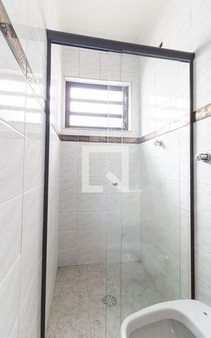 Casa à venda com 189m², 3 quartos e 4 vagas Casa à venda com 189m², 3 quartos e 4 vagasBanheiro Social
