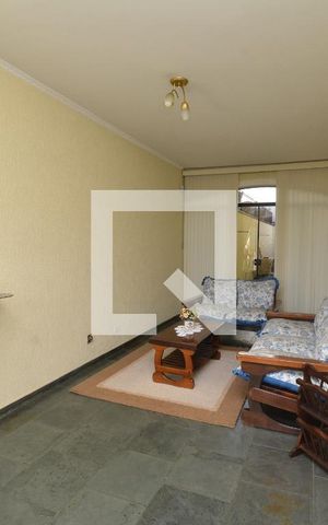 Casa à venda com 384m², 3 quartos e 4 vagas Casa à venda com 384m², 3 quartos e 4 vagasHall