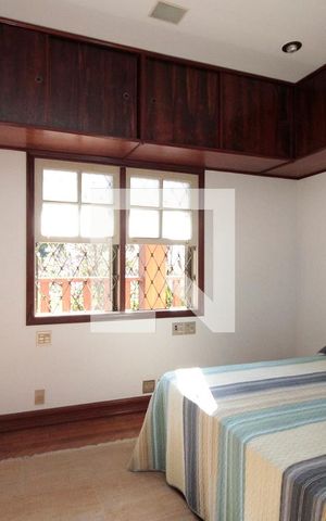 Casa à venda com 630m², 5 quartos e 8 vagasQuarto 1