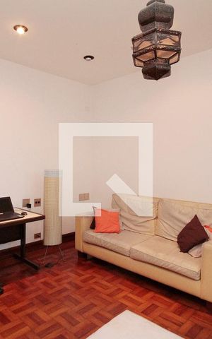 Casa à venda com 630m², 5 quartos e 8 vagasEscritório