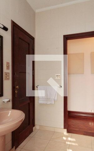 Casa à venda com 630m², 5 quartos e 8 vagasBanheiro