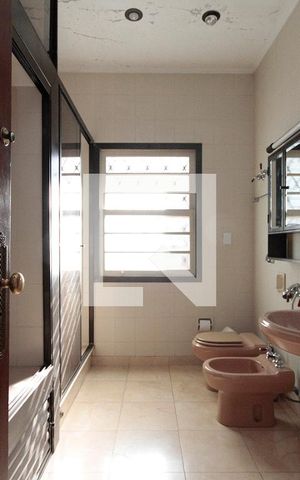 Casa à venda com 630m², 5 quartos e 8 vagasBanheiro