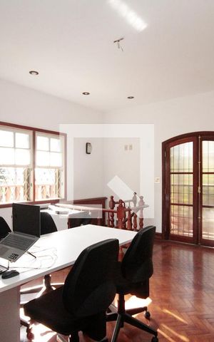 Casa à venda com 630m², 5 quartos e 8 vagasQuarto 2