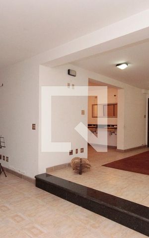 Casa à venda com 630m², 5 quartos e 8 vagasPiso Inferior