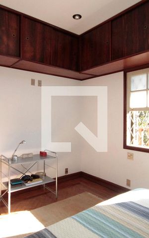 Casa à venda com 630m², 5 quartos e 8 vagasQuarto 1