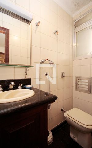 Casa à venda com 630m², 5 quartos e 8 vagasLavabo
