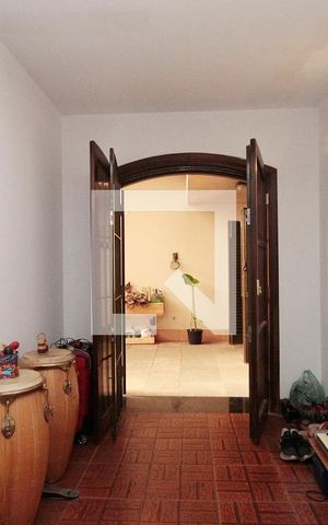 Casa à venda com 630m², 5 quartos e 8 vagasCasa do Caseiro