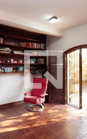 Casa à venda com 630m², 5 quartos e 8 vagasPiso Inferior