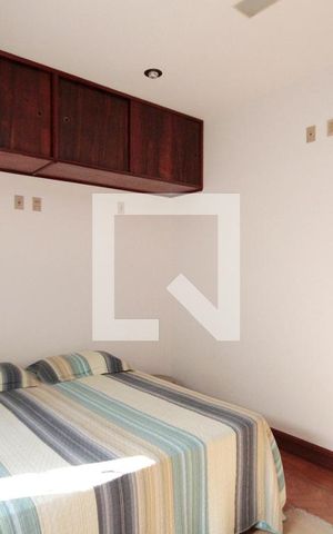 Casa à venda com 630m², 5 quartos e 8 vagasQuarto 1