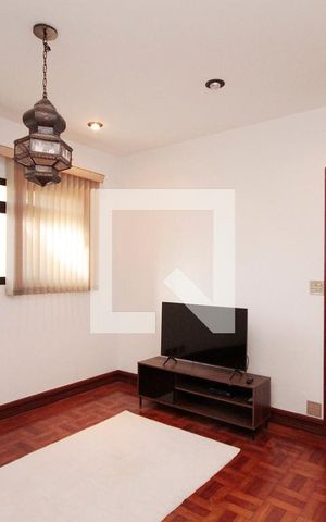 Casa à venda com 630m², 5 quartos e 8 vagasEscritório