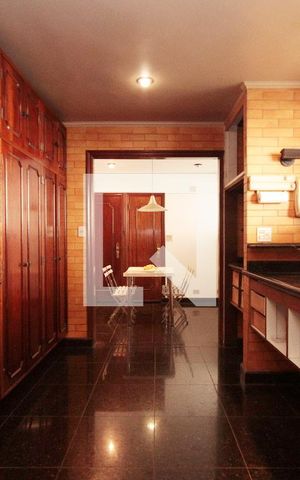 Casa à venda com 630m², 5 quartos e 8 vagasCozinha