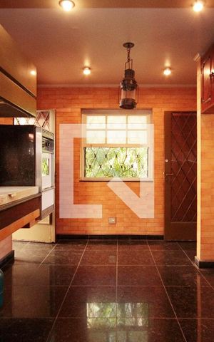 Casa à venda com 630m², 5 quartos e 8 vagasCozinha