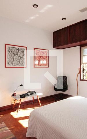 Casa à venda com 630m², 5 quartos e 8 vagasSuíte