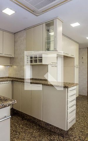 Apartamento à venda com 290m², 3 quartos e 3 vagas Apartamento à venda com 290m², 3 quartos e 3 vagasCozinha