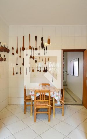 Casa à venda com 250m², 3 quartos e 3 vagasCozinha