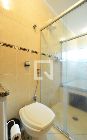 Casa à venda com 250m², 3 quartos e 3 vagasBanheiro da Suíte