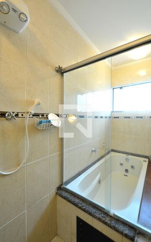 Casa à venda com 250m², 3 quartos e 3 vagasBanheiro da Suíte