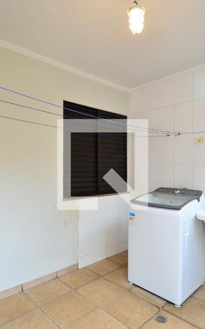 Casa à venda com 250m², 3 quartos e 3 vagasÁrea de Serviço