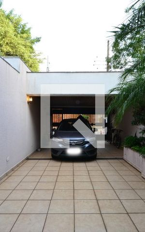 Casa à venda com 250m², 3 quartos e 3 vagasGaragem