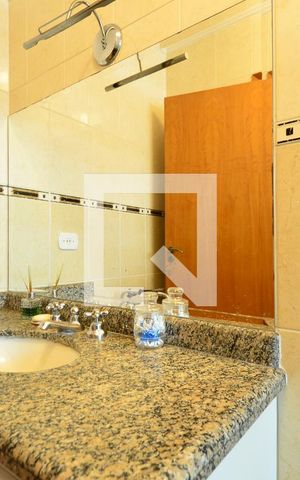 Casa à venda com 250m², 3 quartos e 3 vagasBanheiro da Suíte