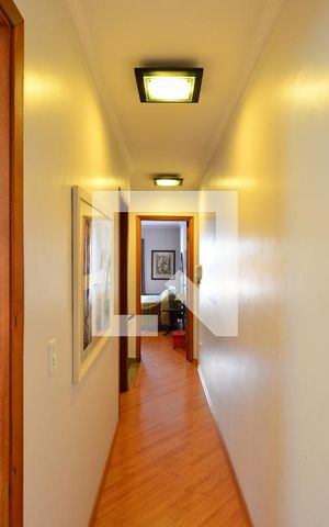 Casa à venda com 250m², 3 quartos e 3 vagasCorredor
