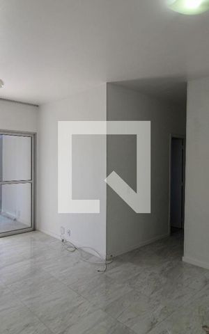 Apartamento à venda com 80m², 2 quartos e 1 vaga Apartamento à venda com 80m², 2 quartos e 1 vagaSala