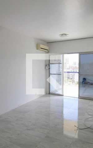 Apartamento à venda com 80m², 2 quartos e 1 vaga Apartamento à venda com 80m², 2 quartos e 1 vagaSala