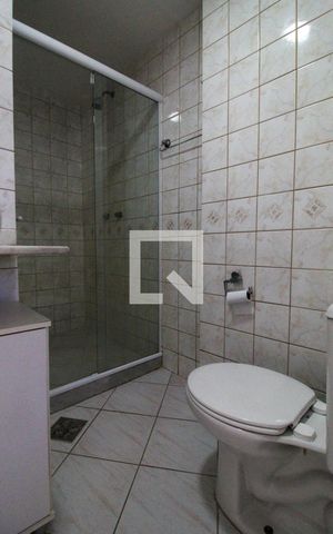 Apartamento à venda com 80m², 2 quartos e 1 vaga Apartamento à venda com 80m², 2 quartos e 1 vagaBanheiro Social