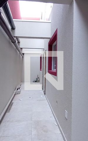 Casa de condomínio à venda com 41m², 2 quartos e sem vaga Casa de condomínio à venda com 41m², 2 quartos e sem vagaCorredor