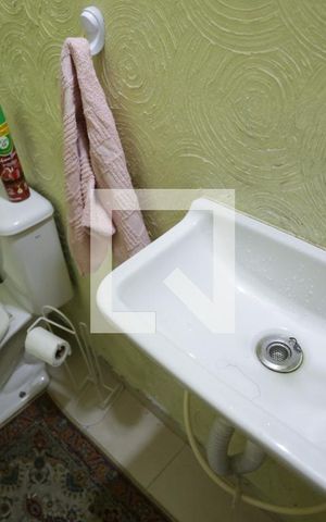 Casa à venda com 84m², 2 quartos e 2 vagasLavabo