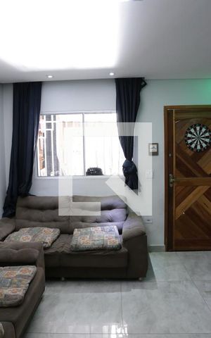 Casa à venda com 84m², 2 quartos e 2 vagasSala