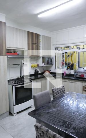 Casa à venda com 84m², 2 quartos e 2 vagasCozinha