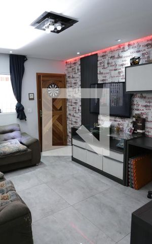 Casa à venda com 84m², 2 quartos e 2 vagasSala