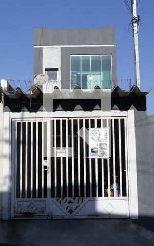 Casa à venda com 84m², 2 quartos e 2 vagasFachada