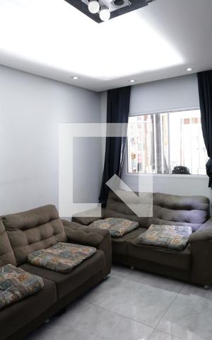 Casa à venda com 84m², 2 quartos e 2 vagasSala