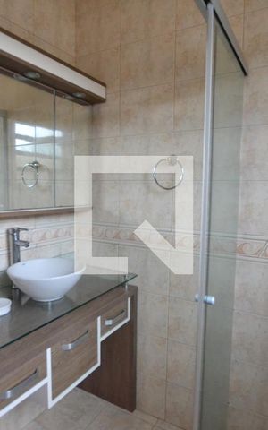 Casa à venda com 120m², 3 quartos e 2 vagasBanheiro