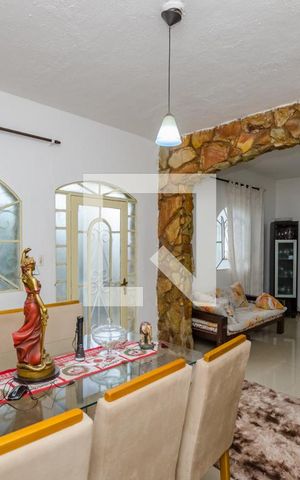 Casa à venda com 180m², 4 quartos e 2 vagas Casa à venda com 180m², 4 quartos e 2 vagasSala 2