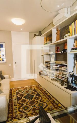 Apartamento à venda com 300m², 3 quartos e 5 vagas Apartamento à venda com 300m², 3 quartos e 5 vagasEscritório