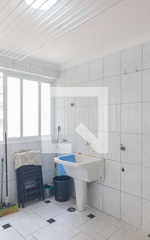 Casa à venda com 550m², 3 quartos e 4 vagas Casa à venda com 550m², 3 quartos e 4 vagasÁrea de Serviço