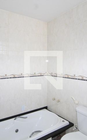 Casa à venda com 277m², 3 quartos e 2 vagasBanheiro da Suíte 1