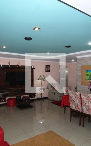 Casa à venda com 277m², 3 quartos e 2 vagasSala