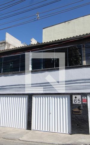 Casa à venda com 277m², 3 quartos e 2 vagasFachada