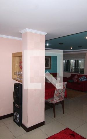 Casa à venda com 277m², 3 quartos e 2 vagasSala