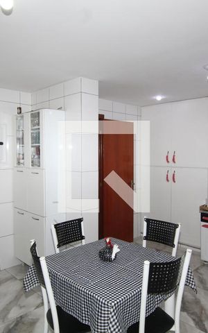 Casa à venda com 277m², 3 quartos e 2 vagasCozinha