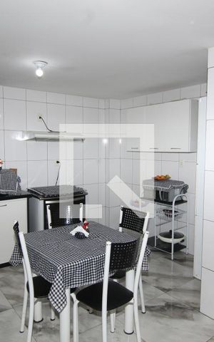 Casa à venda com 277m², 3 quartos e 2 vagasCozinha