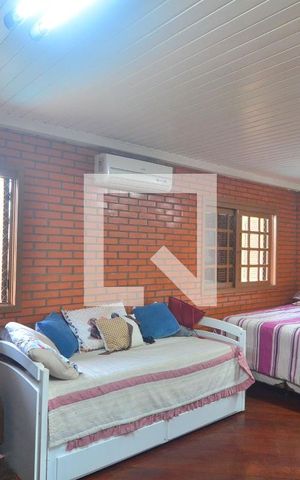 Casa para alugar com 340m², 5 quartos e 2 vagasQuarto 5