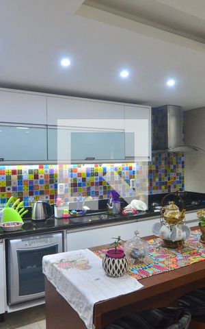 Casa para alugar com 340m², 5 quartos e 2 vagasCozinha