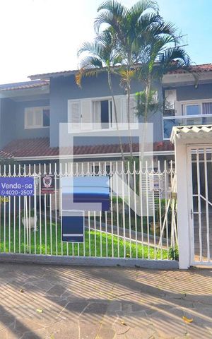 Casa para alugar com 340m², 5 quartos e 2 vagasFachada