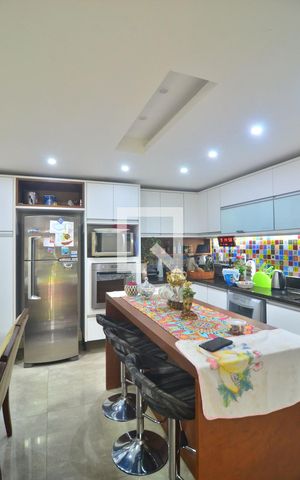 Casa para alugar com 340m², 5 quartos e 2 vagasCozinha